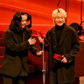 Creepy Nuts「Bling-Bang-Bang-Born」が最多7冠 次々授与のトロフィーに「危ないですけど頑張ります」【MUSIC AWARDS JAPAN】 画像