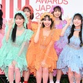FRUITS ZIPPER、メンカラヘッドドレスがキュート ファンの声援に笑顔【MUSIC AWARDS JAPAN】 画像