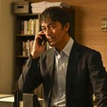 「キャスター」ラスト1分、進藤（阿部寛）の過去とは 初回冒頭シーンとの繋がりに「きつそう」「視線が冷たい」の声 画像