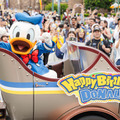 【ディズニー】ドナルドのバースデーをパレードルートで一緒にお祝い！ 「ドナルドのバースデーグリーティング」お披露目 画像