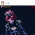 浜崎あゆみ、赤毛ボブ×ボンテージ風衣装のステージSHOTにファン悶絶「破壊力えぐすぎ」「目の保養」 画像