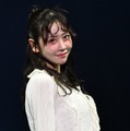 FRUITS ZIPPER櫻井優衣、カール前髪で抜け感 ウエスタンブーツ合わせがおしゃれ【オキコレ2025】 画像