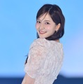 乃木坂46金川紗耶、新制服姿でスラリ美脚披露「美しすぎる」「スタイル抜群」の声 画像