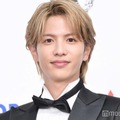 志尊淳、上裸の水着姿で逞しい肉体美披露「彼氏感強めで悶絶」「色気やばい」の声 画像