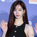 aespaカリナ、オフショルドレスから驚異の美脚披露「芸術的」「とんでもない脚の長さ」の声 画像