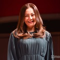 華原朋美、ミニスカでスラリ美脚披露「スタイル抜群」「変わらず美しい」と反響 画像