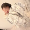 辻希美、三男がお気に入りの布団を抱いたほっこりSHOT公開「これが無いと寝られなくて」 画像