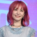 LiSA、ミニスカ＆網ソックスで美脚スラリ 海外ライブショットに反響続々 画像