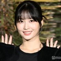 TWICEモモ、“超ミニ”で圧巻美脚披露 肌見せコーデに「爽やかでセクシー」「女神」と反響 画像
