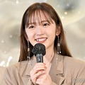 鈴木愛理、美脚際立つコーデで始球式練習「動き愛おしすぎる」と視線集中 画像