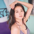 高田里穂、ビキニ姿でスレンダーボディ披露「週プレ」表紙登場 画像