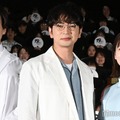 松本潤、小芝風花の“ガチ寝”を告白「ソファーのところに横になって」【19番目のカルテ】 画像