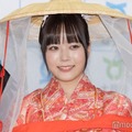 東雲うみ、美バスト際立つ私服姿 ディズニー満喫ショットに「可愛い」「セクシー」 画像