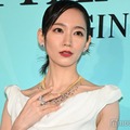 吉岡里帆、美デコルテ輝くオフショルドレス姿 正月の実家帰省が「1番輝いている」理由【ティファニー銀座 オープニングイベント】 画像