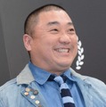 山本圭壱、愛娘のユーモア溢れる近影公開「さすがパパとママのDNA」「将来が楽しみ」の声 画像