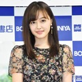 久住小春、美デコルテ大胆披露 ベアトップ姿に「大人っぽい」「可愛い」の声 画像