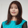 「最強の美」有村架純、背中を大胆披露したブラックドレスSHOTにファンうっとり「色気凄くて可愛い」 画像