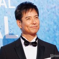 沢村一樹、息子たちとの3ショット公開「イケメンすぎる」「遺伝子が強い」と反響 画像