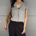 【ユニクロ】ゆるっと着ても野暮ったく見えない。黒ワイドパンツで大人の体型カバー【40代の毎日コーデ】 画像