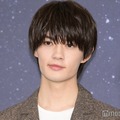 M!LK佐野勇斗「親戚のお姉ちゃんみたい」有名女優とのオフショットに「雰囲気が似てる」「美男美女」の声 画像