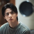 Number_i平野紫耀、新CMでピュアな眼差し 香りの魅力も明かす 画像