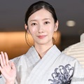 波瑠、“この夏初めて”浴衣姿で登場「夏になると思い浮かべる」場所は？ 画像