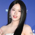 IVEユジン、美ウエストのぞく純白衣装姿「引き締まっててかっこいい」「天使」と反響 画像
