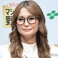 ギャル曽根、夫＆1歳娘の写真公開「歩く姿が可愛い」「ちっちゃくて尊い」の声 画像