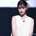 理科大卒モデル村上愛花、へそ出しコーデに熱視線「着こなしカッコイイ」「見惚れた」 画像