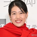 横澤夏子、お揃いの服着た娘3人公開 果物狩りでの家族ショットに「リアルすぎる母像」「可愛い」と反響 画像