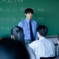 「意識しまくって挙動不審」…恋する磯村勇斗“健治”の行動に視聴者多数反応「僕達はまだその星の校則を知らない」第6話 画像