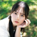 日向坂46小坂菜緒、ドキッとするようなまなざしの美麗SHOT披露！“戦友”金村美玖との関係性も語る