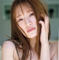 中田花奈、美バスト溢れるキャミソール姿「週刊FLASH」表紙登場 画像