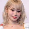 LE SSERAFIMチェウォン、Tシャツから美ウエストチラリ「引き締まってる」「スタイル抜群」と反響続々 画像