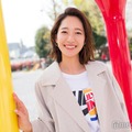 吉田明世アナ、タンクトップ姿で夏満喫 息子との写真に「ファッションセンス抜群」「楽しそう」と反響 画像