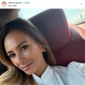 MALIA.、2人目の孫が誕生 ミニワンピで新生児抱く姿に「世界一美しいグランマ」「雑誌のグラビアのよう」の声 画像