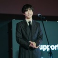坂口健太郎、流暢な韓国語で歓声浴びる 渡辺謙らと「釜山国際映画祭」登壇【盤上の向日葵】 画像