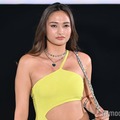 “驚異の10等身”香川沙耶、水着姿で美バスト開放 “6年ぶり”ハワイ満喫ショットに「圧巻のスタイル」「セクシー」の声 画像