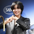 なにわ男子・大西流星、全身ブラックコーデで登場「胸元開きめ」24歳の“大人の魅力”披露 画像