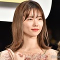 島崎遥香、紐キャミ姿で万博満喫「可愛い」「遭遇したかった」と反響 画像