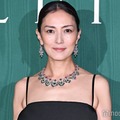 板谷由夏、大胆サイド空きドレスで美脚スラリ 宮澤エマ・吉田羊らドレスアップし集結【ブルガリ展覧会フォトコール第二夜】 画像
