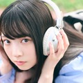 日向坂46佐藤優羽、ヘッドホン付け上目遣い「五期生のぽかぽか写真館」3人目公開 画像