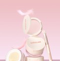 SHEGLAM、秋肌を美しく仕上げる新作セッティングパウダー「Insta-Ready Ultra-Fine Blur & Lift Setting Powder Duo」が登場！ 画像