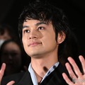 北村匠海、監督に忘れられる？「あんぱん気分が抜けてなかった」大泉洋が指摘【ちょっとだけエスパー】 画像