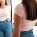 老け顔よりヤバいのはコッチ…「みっともない」と思われる40代50代の残念な「オバ見え」パターン 画像