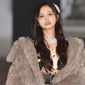 乃木坂46井上和、スリットから脚チラリ ファーコート着こなす【ガルアワ2025AW】 画像