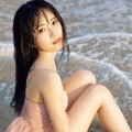 森戸知沙希、ほっそり美脚際立つ肌見せSHOT!デビュー10周年記念のメモリアル写真集が電子版に