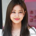 TWICEジヒョ、ミニスカ姿で素肌開放「美しすぎる」「存在感がレベチ」と反響 画像