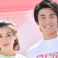中尾明慶、仲里依紗＆長男との“お揃いTシャツ”家族写真公開「口元そっくり」「愛が溢れてる」の声 画像