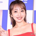 AKB48向井地美音、カジュアルコーデでスラリ美脚披露「スタイル抜群」「ミニすぎる」と反響 画像